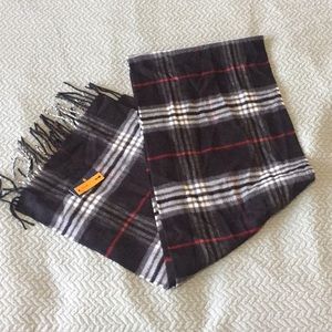 Red, black, and white scarf 💜